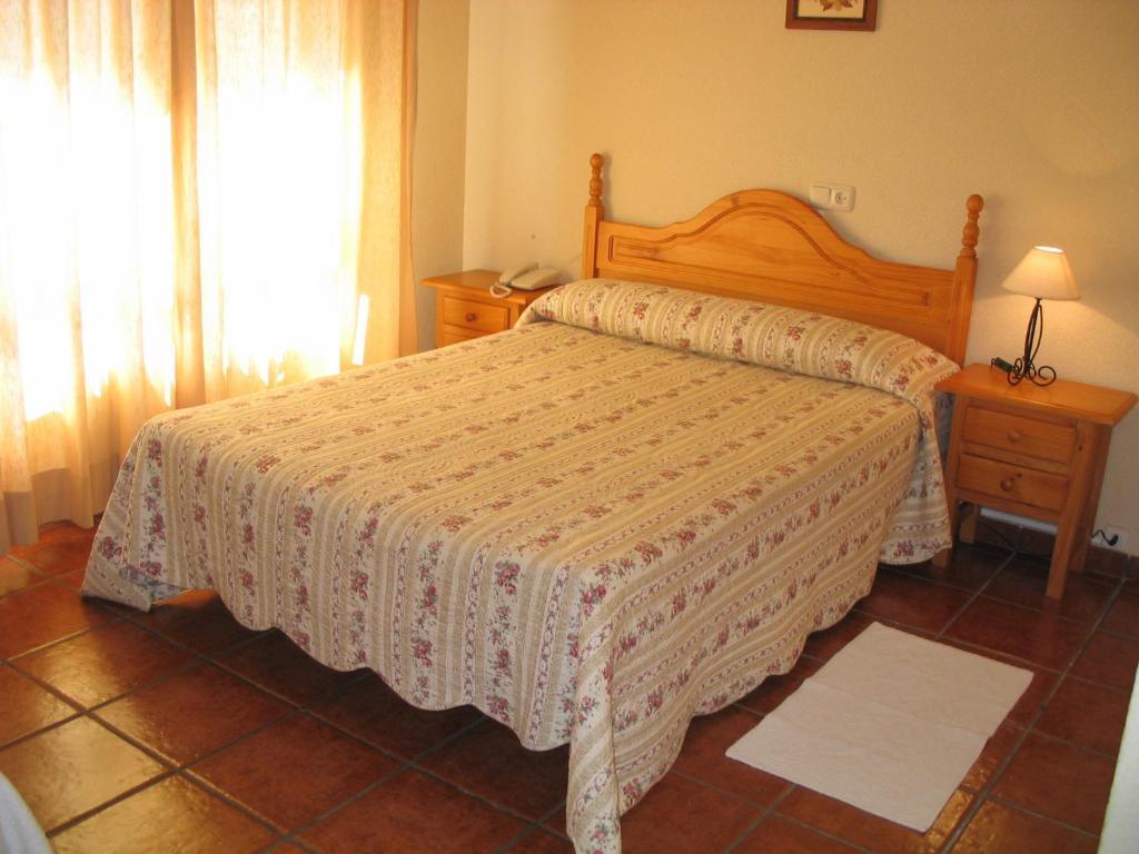 Hotel Valle Del Jerte Los Arenales Room photo